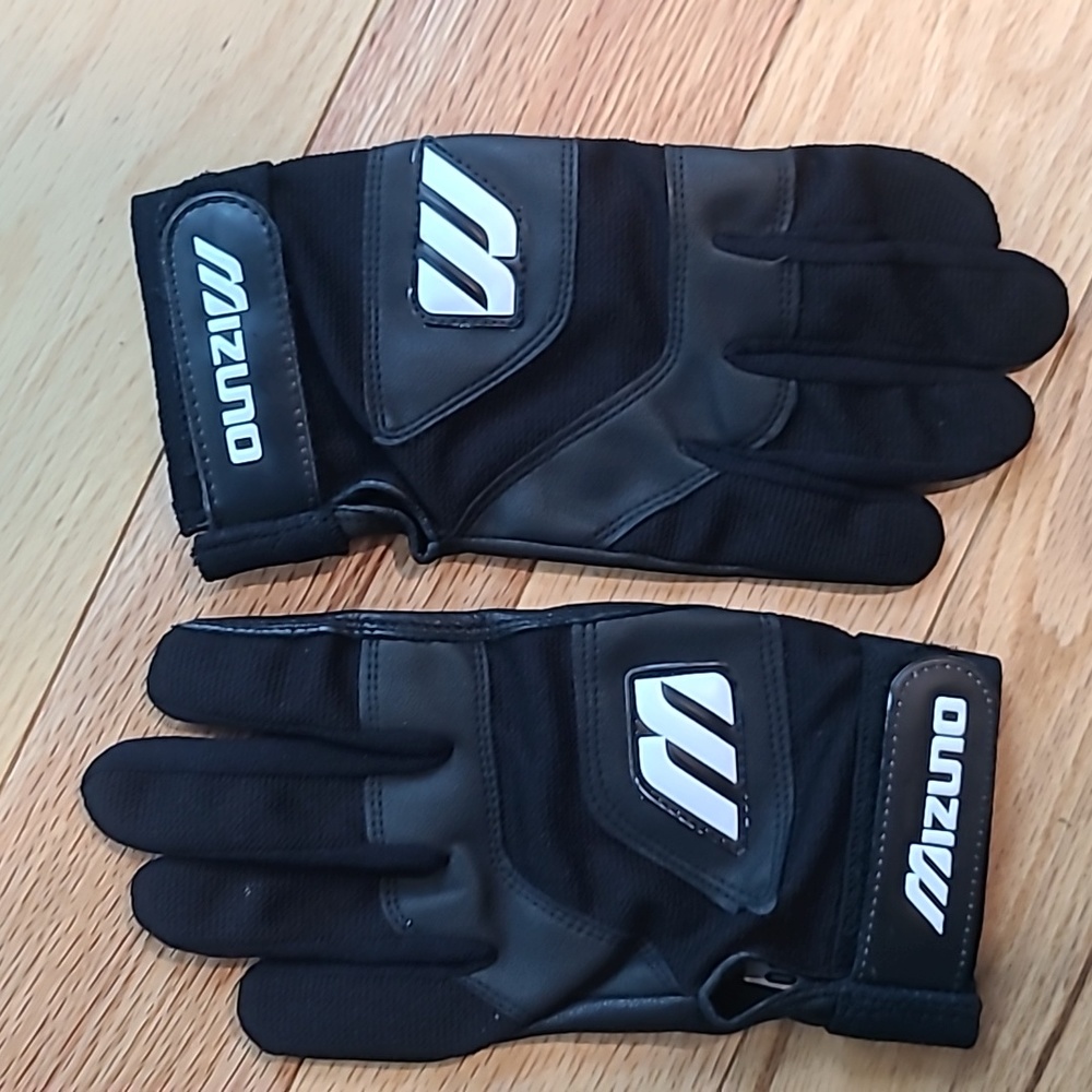Mizuno Youth Batting Gloves.  Size Youth Large.  Black.       NWT